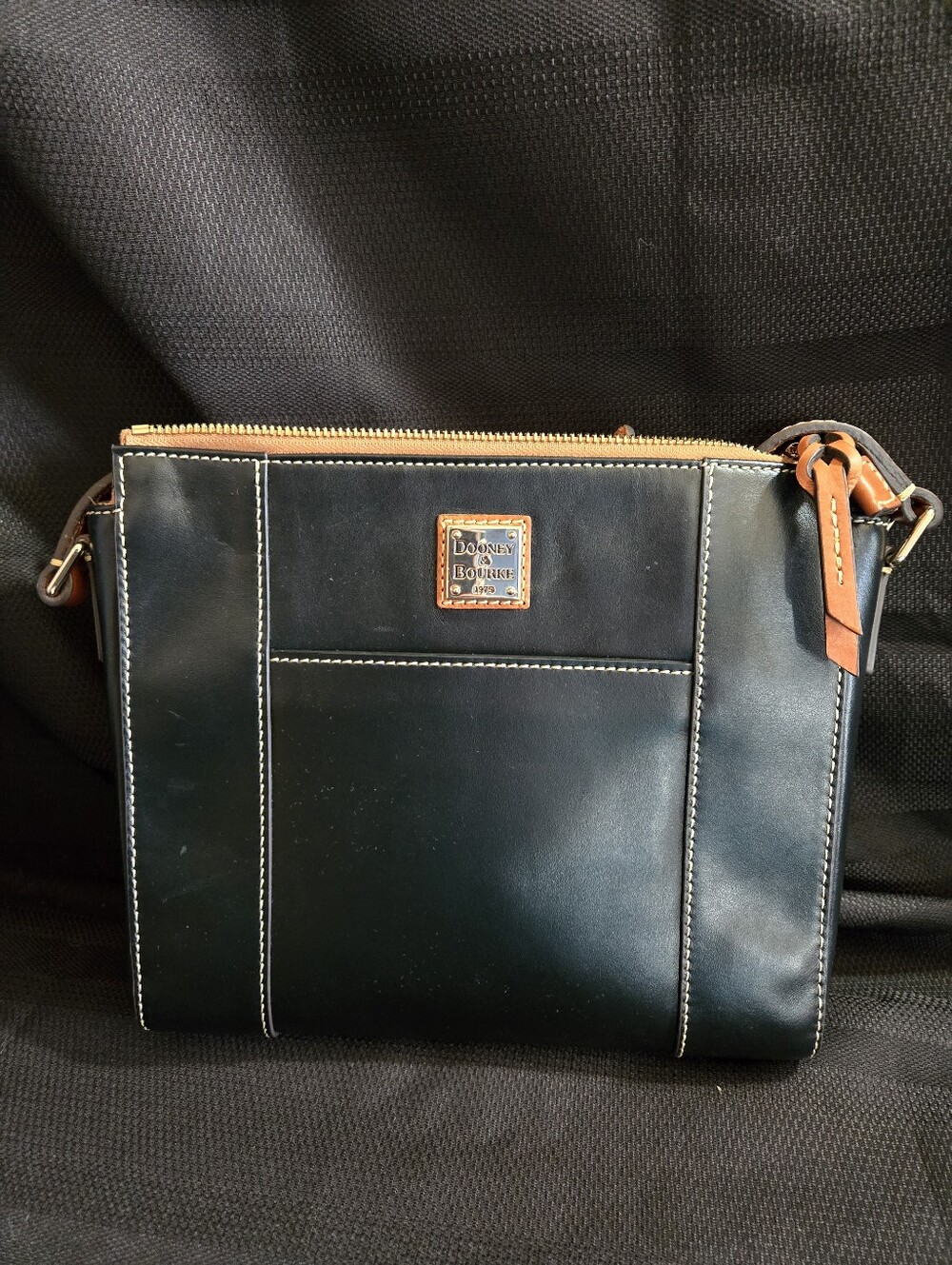 Dooney & Bourke Black Smooth Leather Crossbody NWOT